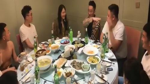 吃瓜旅游女,女生眼中的旅游新风尚