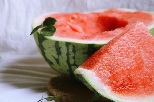 带你吃瓜烤西瓜,带你吃瓜烤西瓜，尽享清凉美味时光