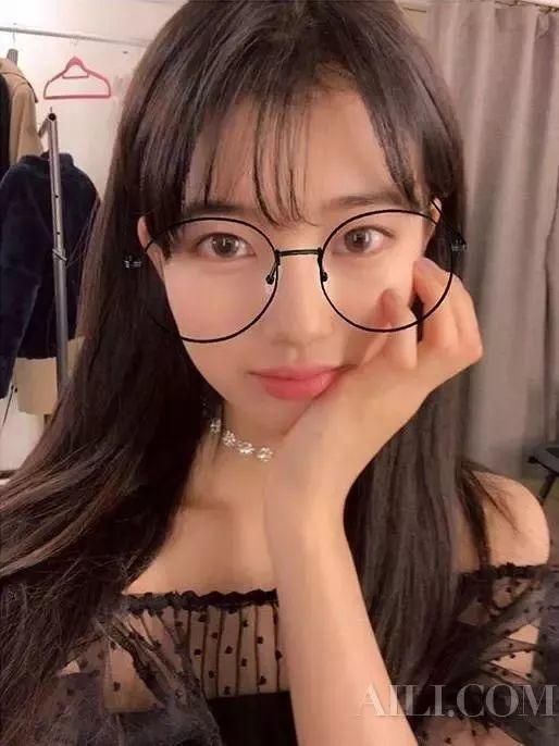 河北吃瓜眼镜妹